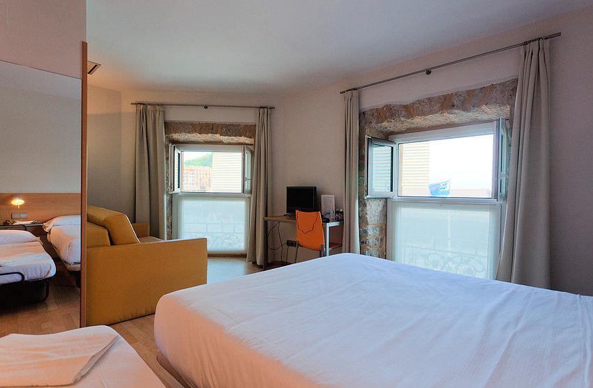 Hotel Arrizul Beach San Sebastián Oda fotoğraf